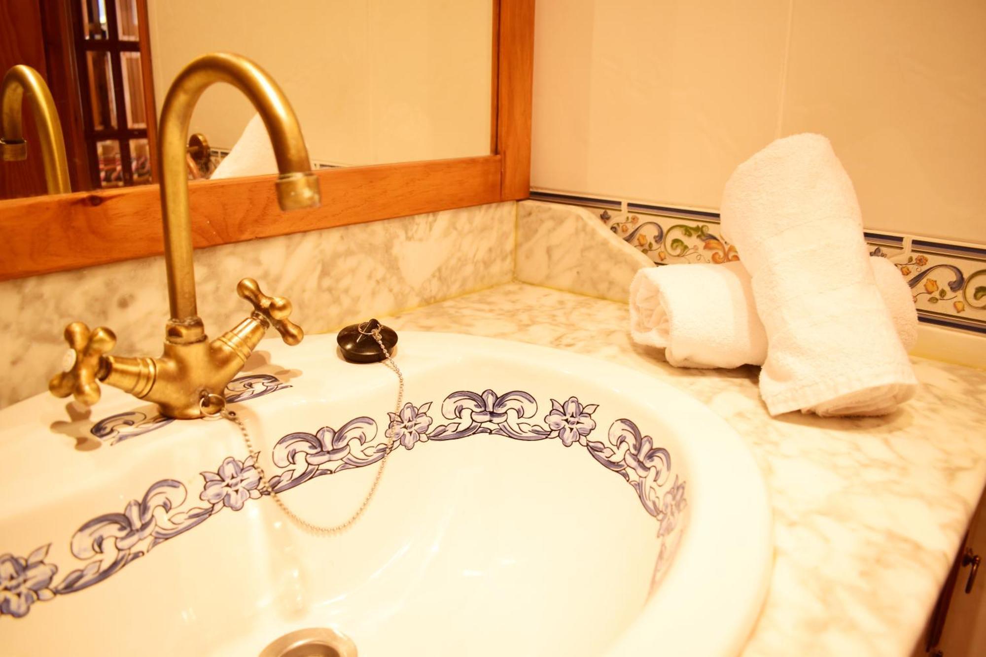 Saliecho Acogedor Apartamento Jardin Y Piscina 萨连特加列戈 外观 照片